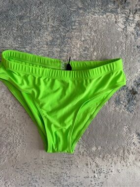 SHEIN Men's Neon Lime Swim Trunks